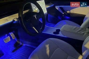 Седан Tesla Model 3 2020 в Днепре