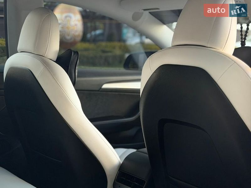Седан Tesla Model 3 2021 в Івано-Франківську