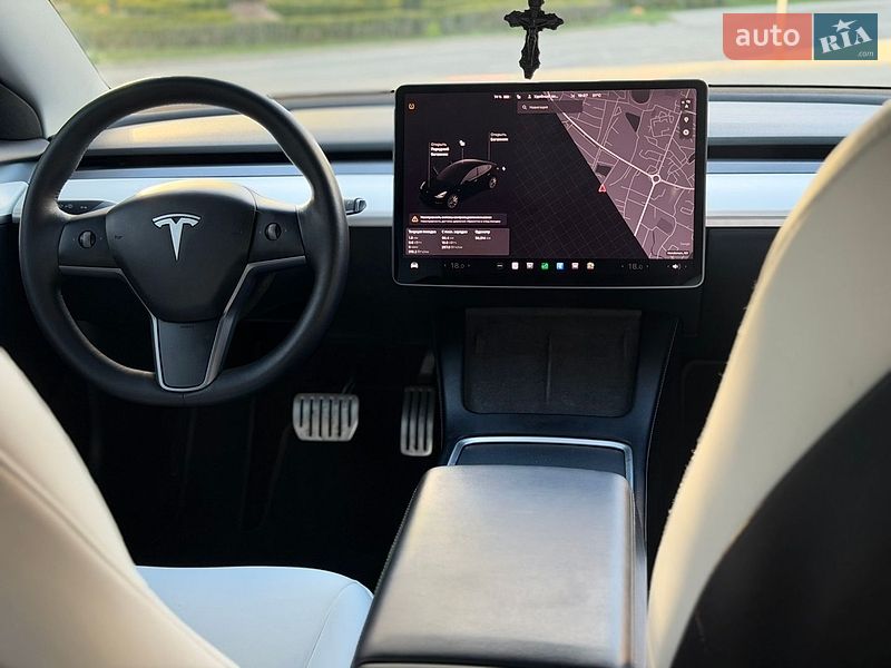 Седан Tesla Model 3 2021 в Івано-Франківську