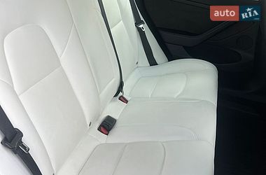 Седан Tesla Model 3 2021 в Вінниці