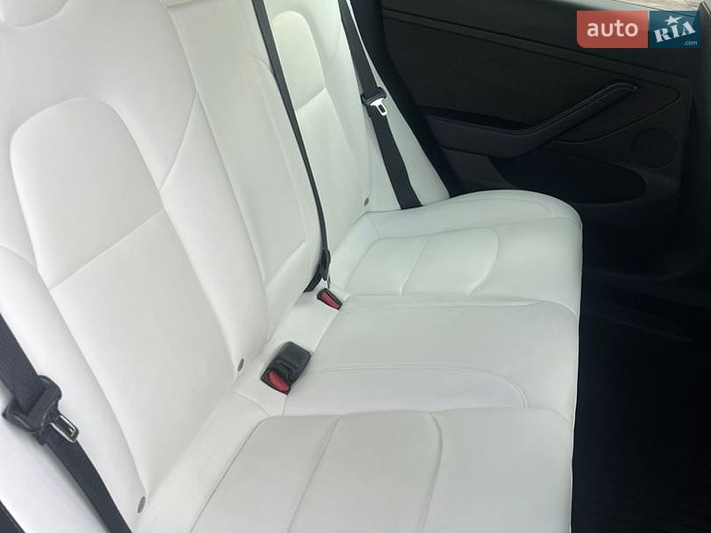 Седан Tesla Model 3 2021 в Вінниці