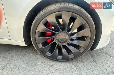 Седан Tesla Model 3 2023 в Дніпрі