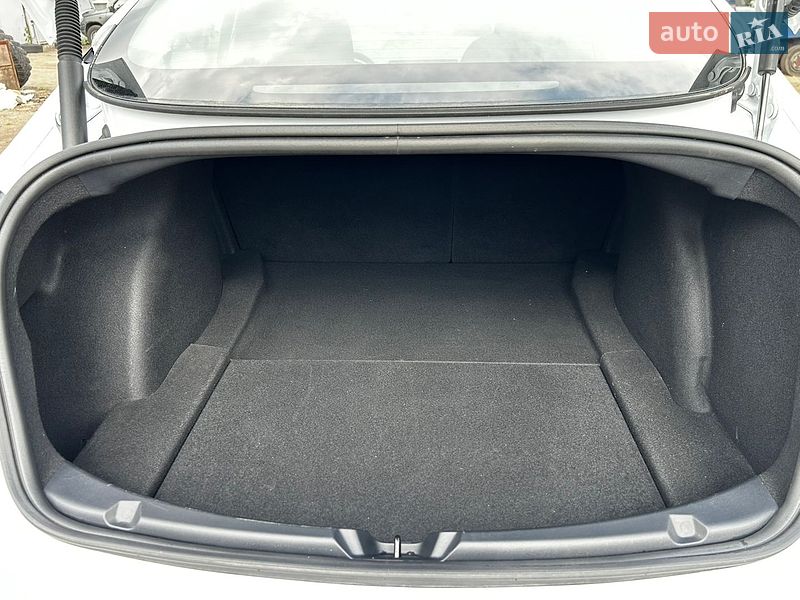 Седан Tesla Model 3 2023 в Дніпрі