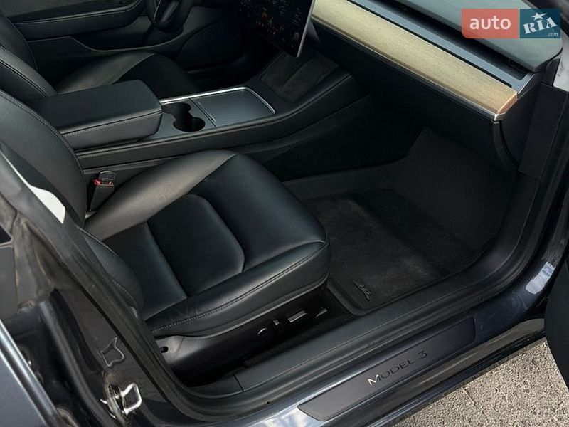 Седан Tesla Model 3 2021 в Сумах