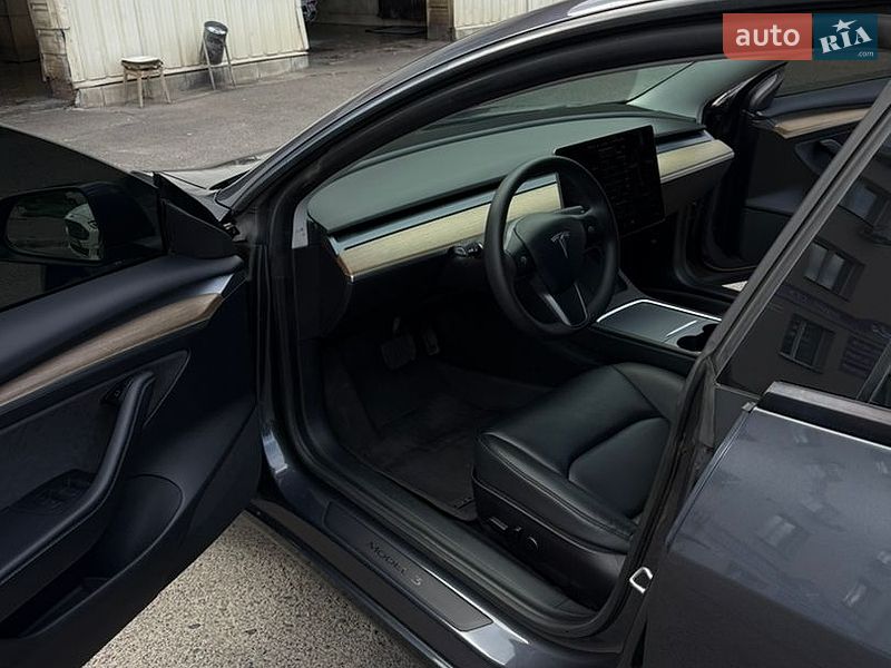 Седан Tesla Model 3 2021 в Сумах
