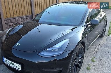 Седан Tesla Model 3 2021 в Киеве