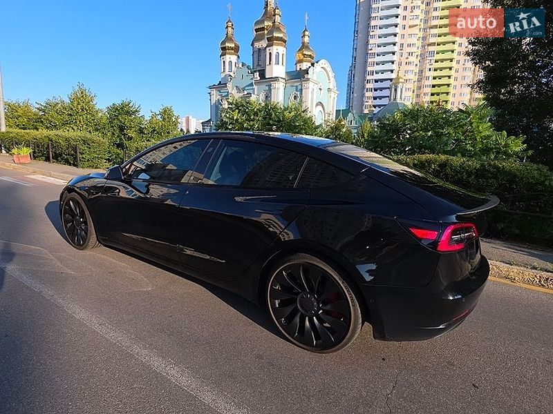 Седан Tesla Model 3 2021 в Києві