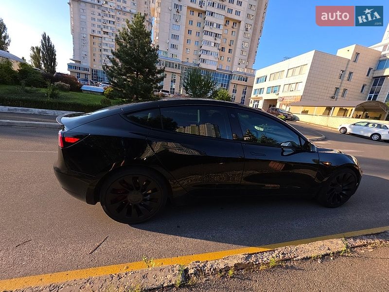 Седан Tesla Model 3 2021 в Києві