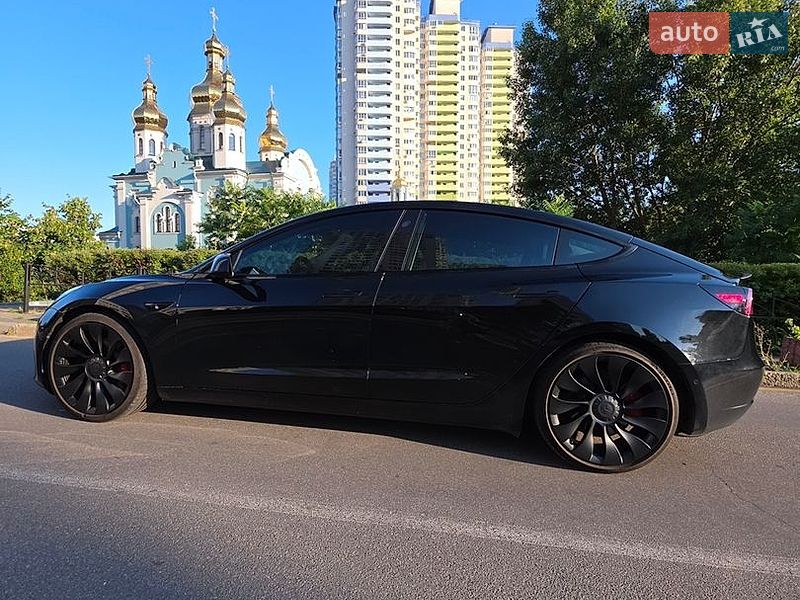Седан Tesla Model 3 2021 в Києві