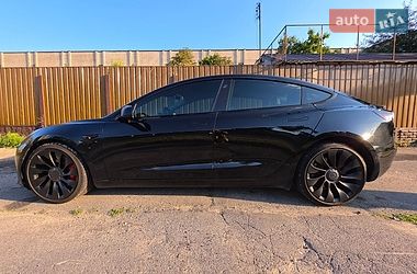 Седан Tesla Model 3 2021 в Києві