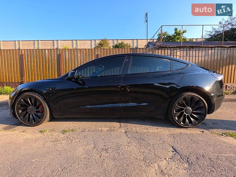 Седан Tesla Model 3 2021 в Києві