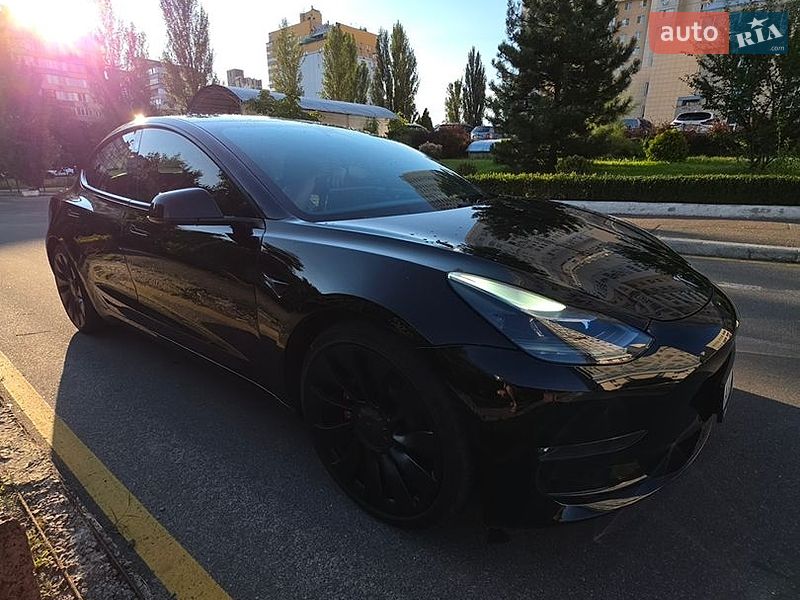 Седан Tesla Model 3 2021 в Києві