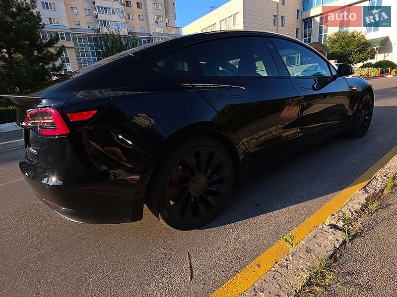 Седан Tesla Model 3 2021 в Києві