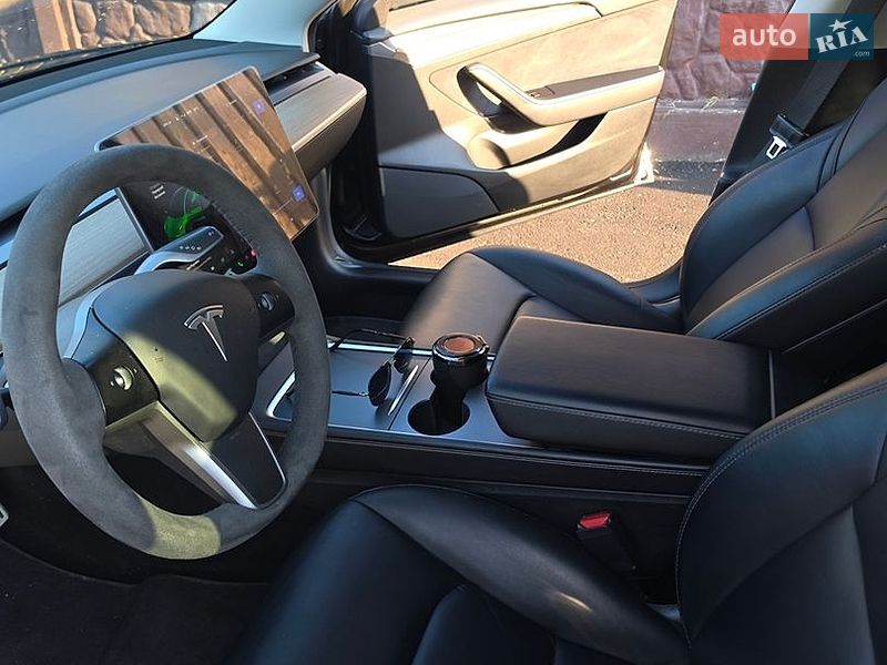 Седан Tesla Model 3 2021 в Києві