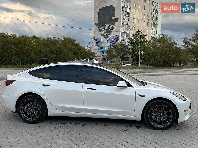 Седан Tesla Model 3 2021 в Кам'янець-Подільському