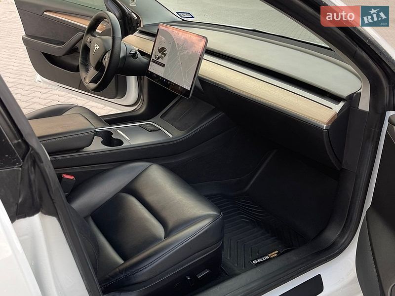 Седан Tesla Model 3 2021 в Кам'янець-Подільському