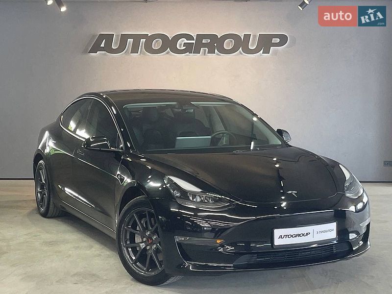 Седан Tesla Model 3 2023 в Одессе