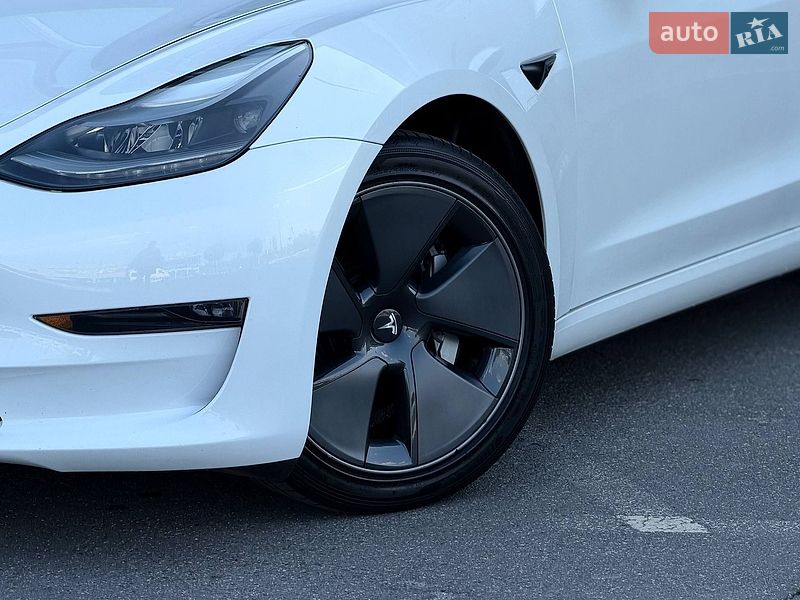 Седан Tesla Model 3 2022 в Кривом Роге