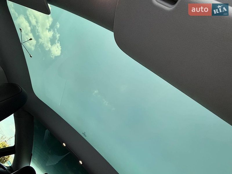 Седан Tesla Model 3 2022 в Кривом Роге