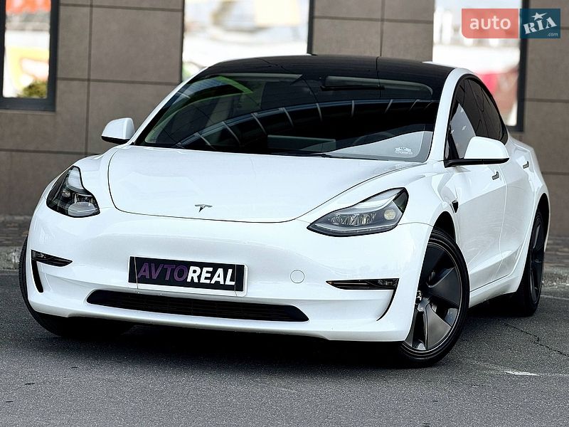 Седан Tesla Model 3 2022 в Кривому Розі