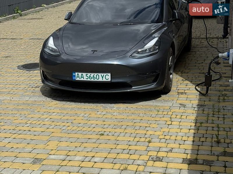 Седан Tesla Model 3 2022 в Києві