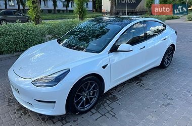 Седан Tesla Model 3 2021 в Кривому Розі