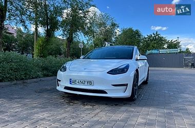 Седан Tesla Model 3 2021 в Кривом Роге