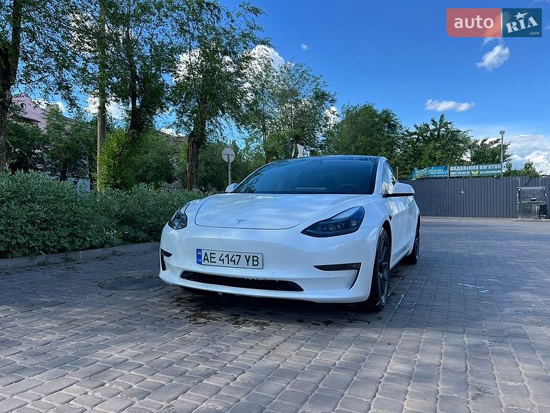 Седан Tesla Model 3 2021 в Кривом Роге