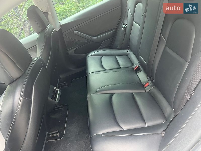 Седан Tesla Model 3 2021 в Кривому Розі