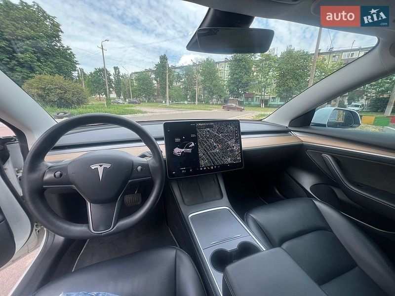 Седан Tesla Model 3 2021 в Кривому Розі