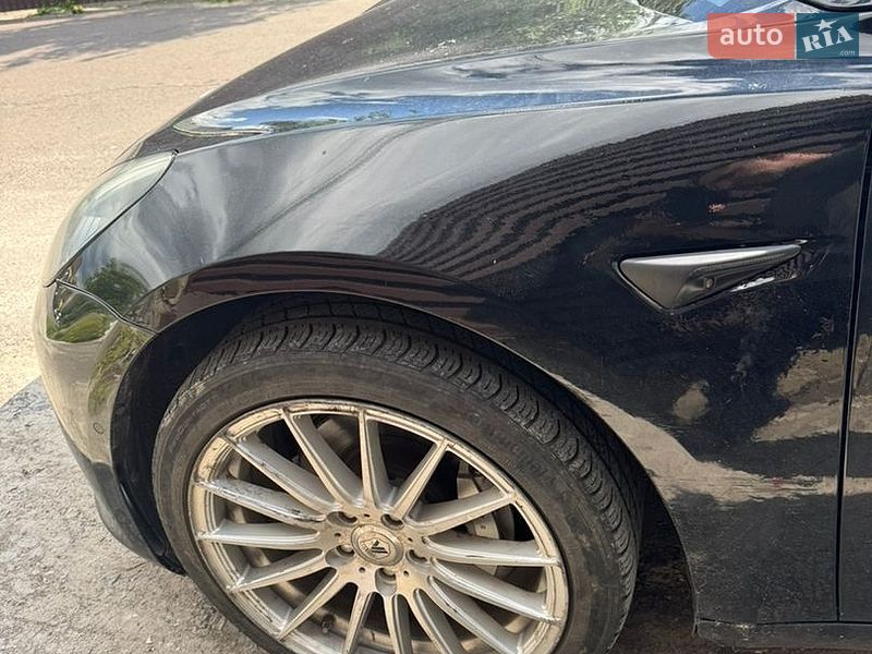Седан Tesla Model 3 2018 в Львове
