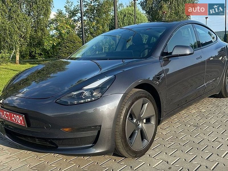 Tesla Model 3, фото из объявления
