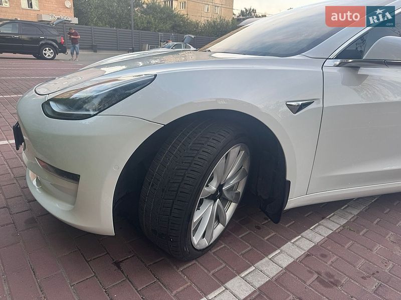 Tesla Model 3 2019