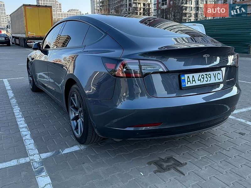 Седан Tesla Model 3 2022 в Києві