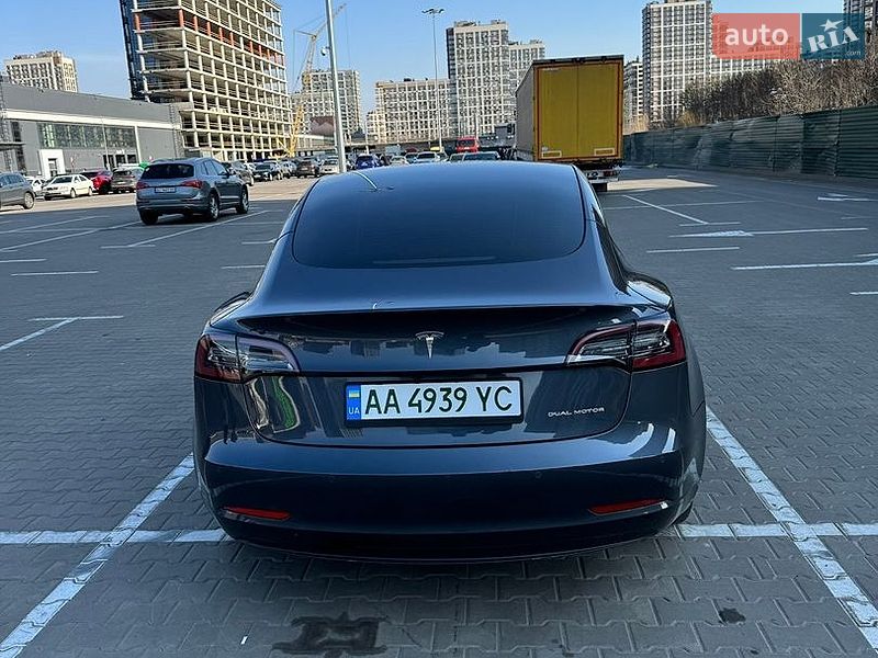 Седан Tesla Model 3 2022 в Києві