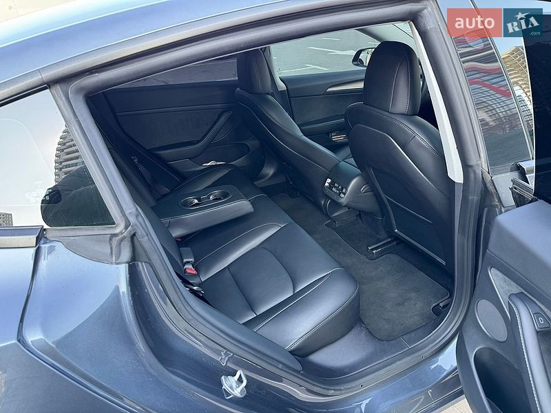 Седан Tesla Model 3 2022 в Києві