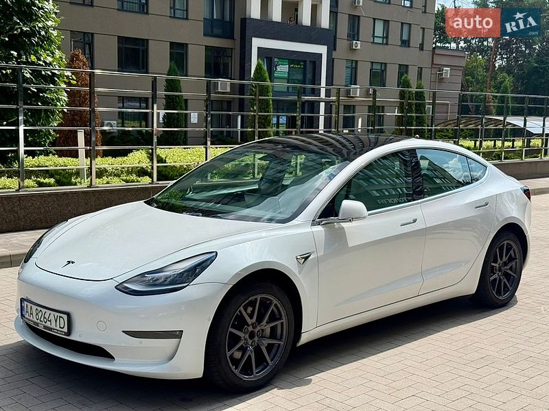 Седан Tesla Model 3 2019 в Києві
