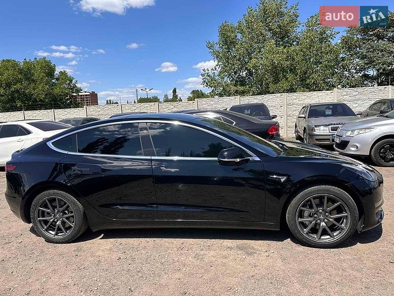 Седан Tesla Model 3 2019 в Николаеве