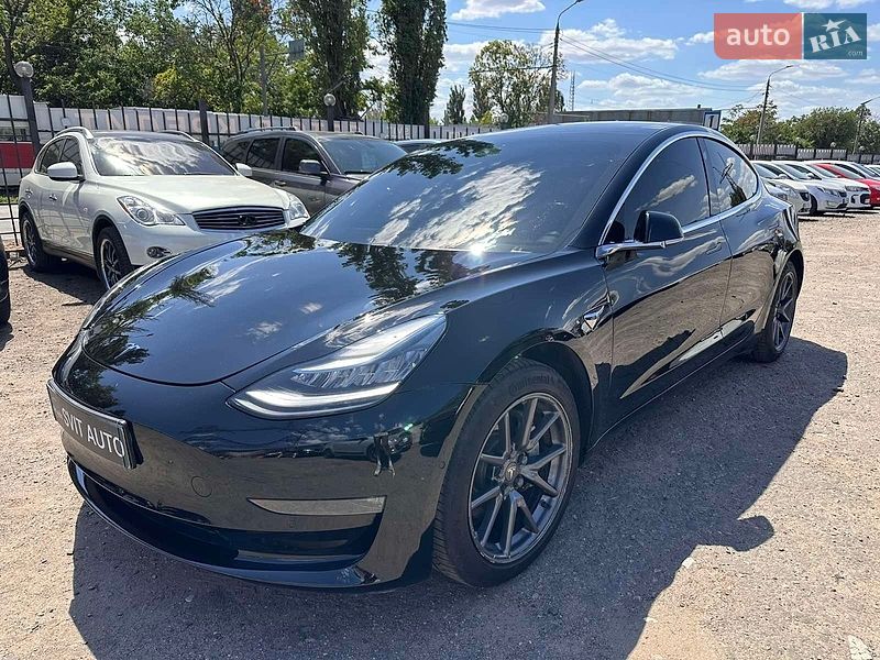 Седан Tesla Model 3 2019 в Николаеве
