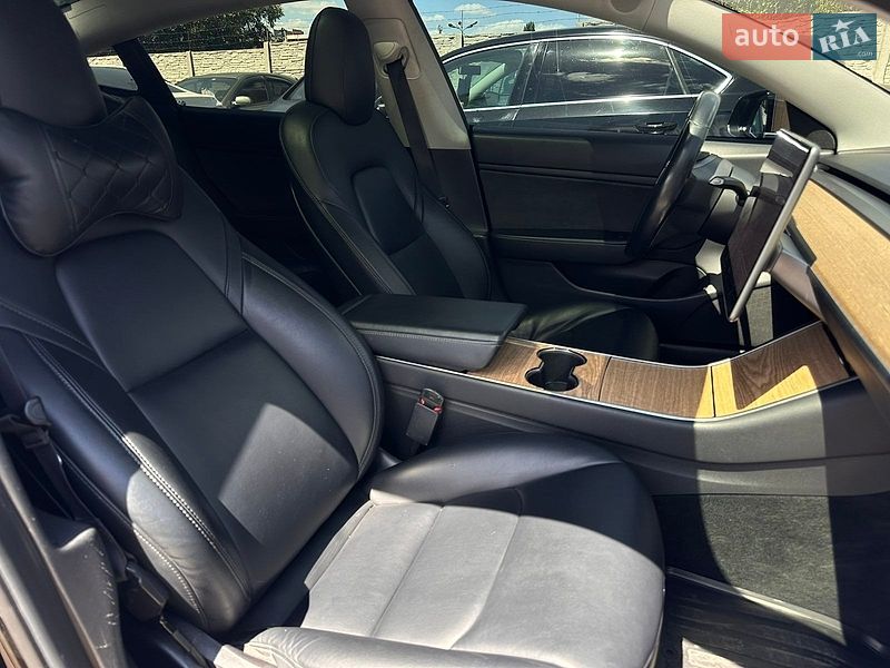 Седан Tesla Model 3 2019 в Николаеве