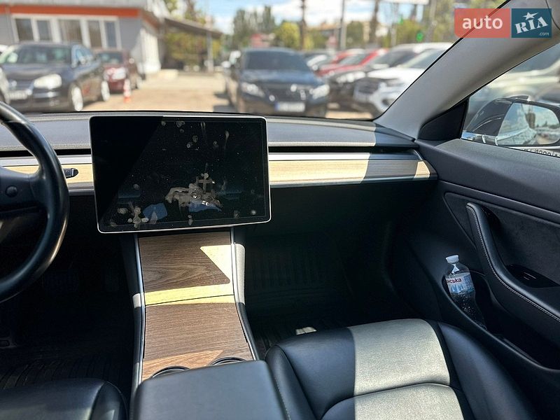 Седан Tesla Model 3 2019 в Николаеве