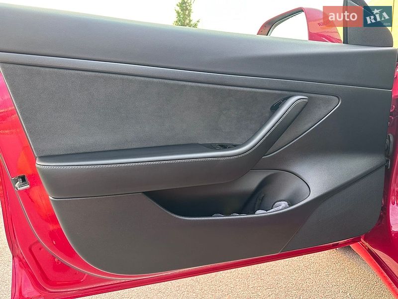 Седан Tesla Model 3 2019 в Білій Церкві