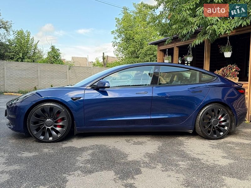 Седан Tesla Model 3 2023 в Харькове