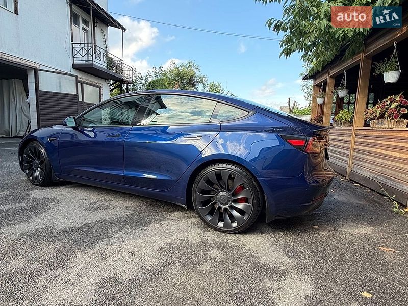 Седан Tesla Model 3 2023 в Харькове