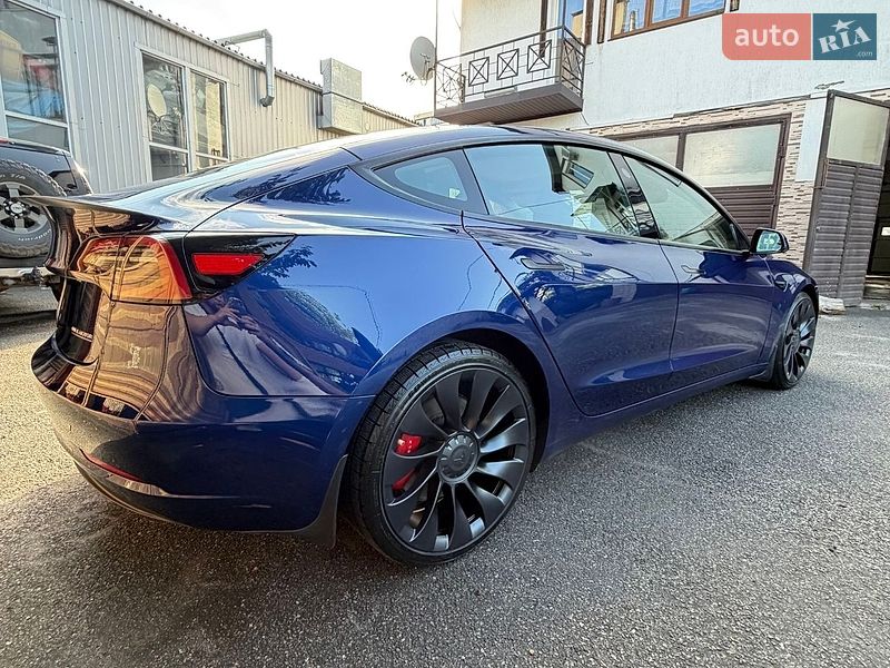 Седан Tesla Model 3 2023 в Харькове