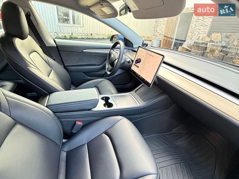 Седан Tesla Model 3 2023 в Харькове