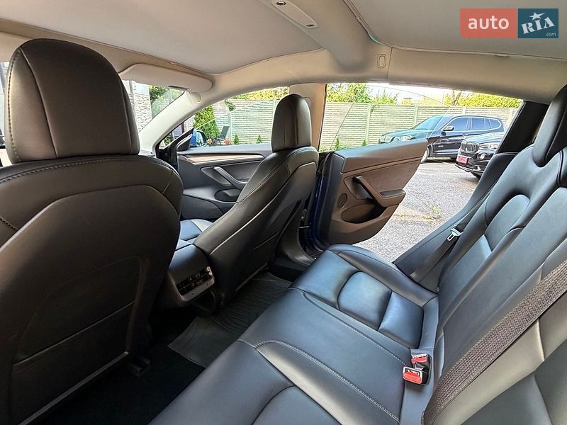 Седан Tesla Model 3 2023 в Харькове