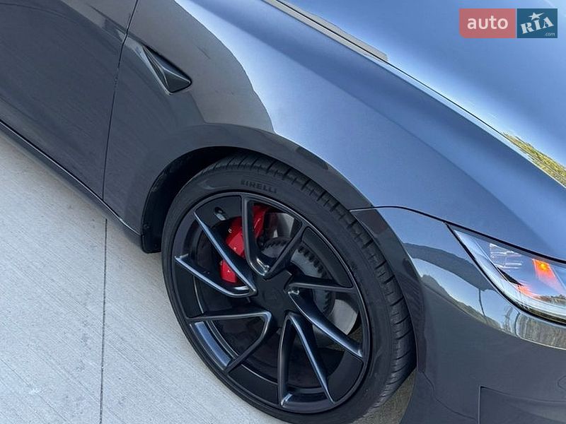 Седан Tesla Model 3 2024 в Луцке