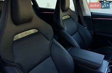 Седан Tesla Model 3 2024 в Луцке
