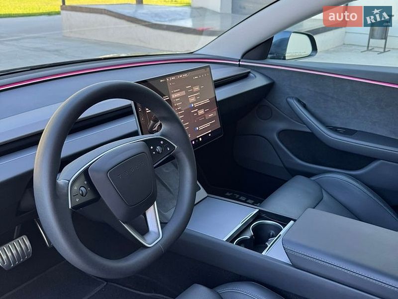 Седан Tesla Model 3 2024 в Луцке